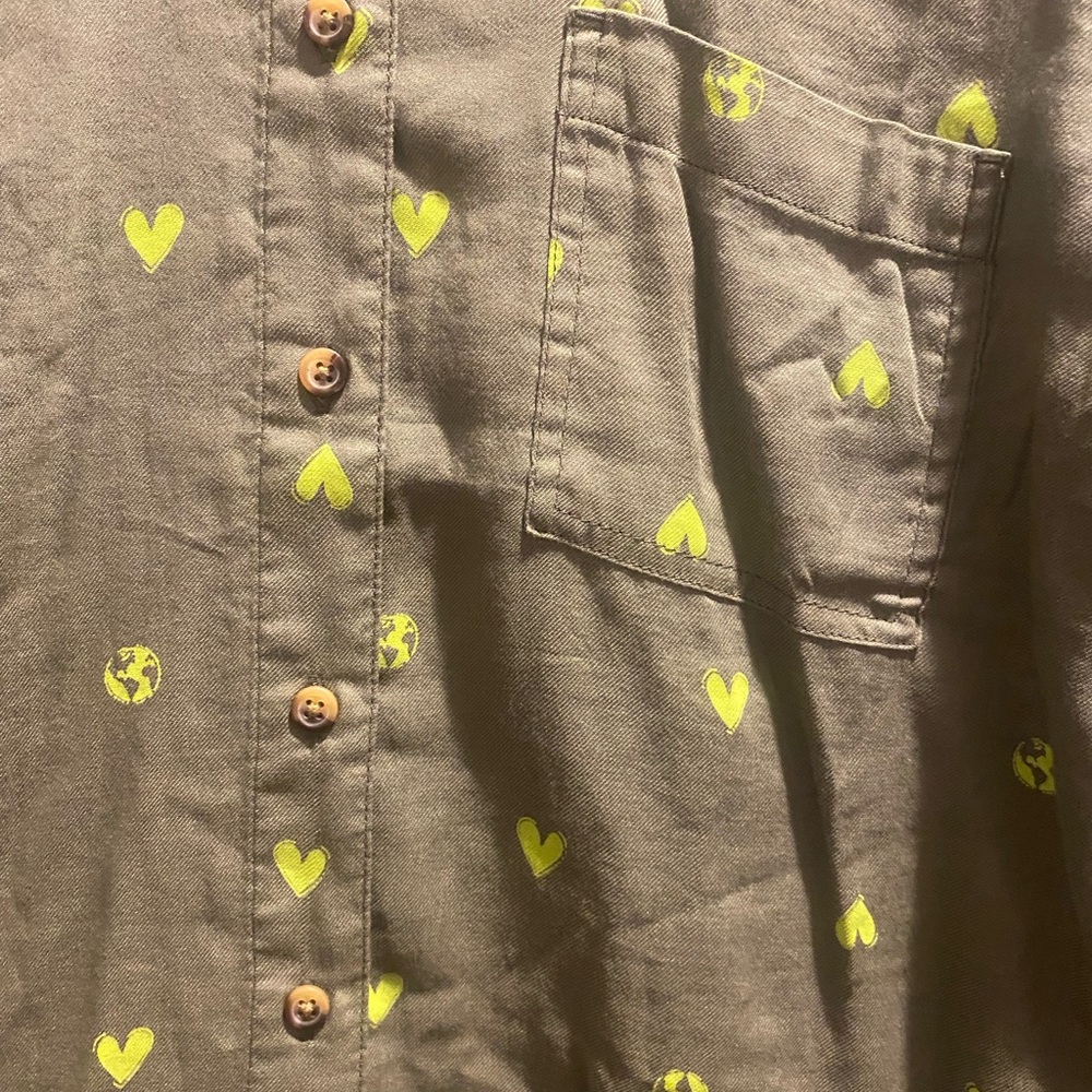 Button-up long sleeve - Picture 5 of 6